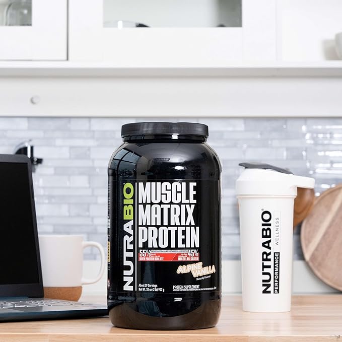 NutraBio Muscle Matrix Protein Powder - 25g of Protein Per Scoop - Whey Isolate and Micellar Casein Combo for Fast and Slow Release - Vanilla - 2 Pounds, 28 Servings